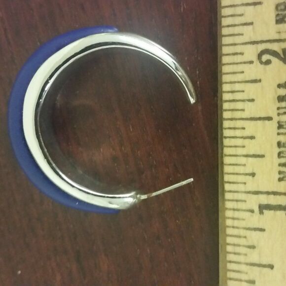 Earrings - Picture 3 of 3